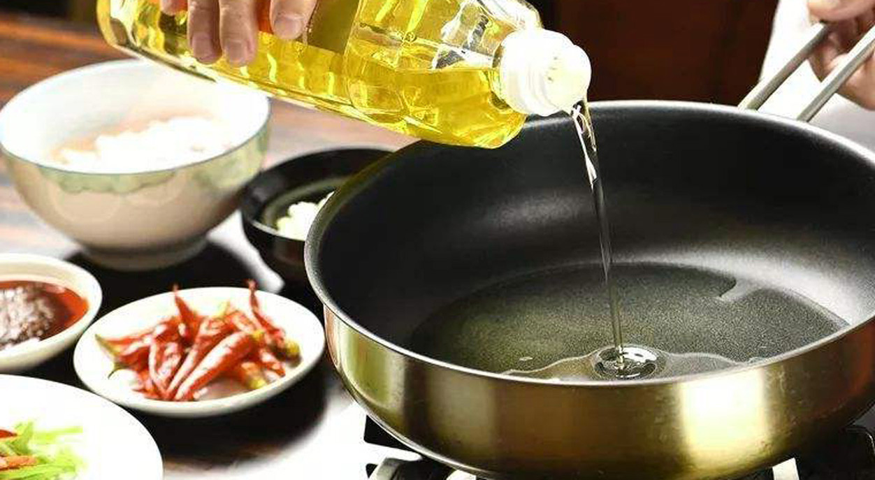 用橄榄油代替其它植物油炒菜好吗_久顾特级初榨橄榄油